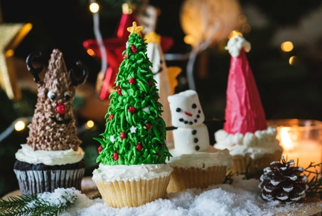 Decorated holiday cupcakes